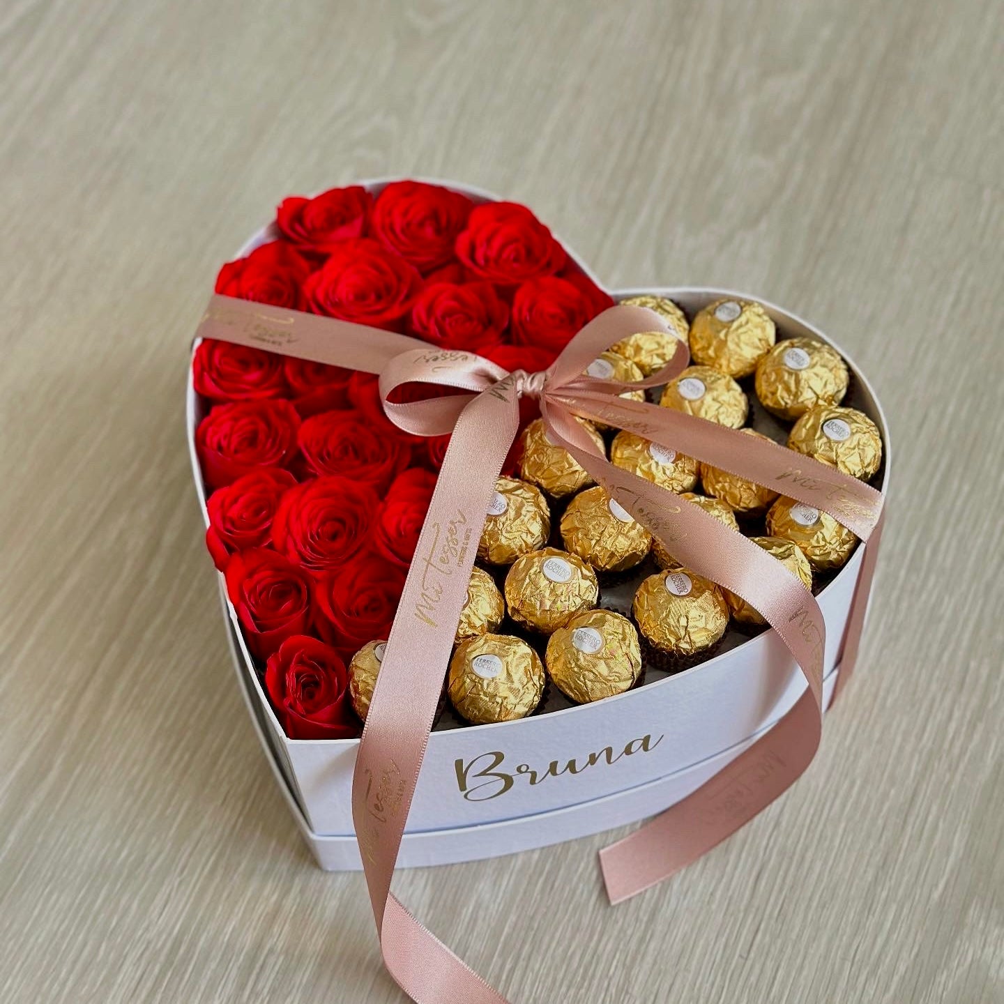 Caixa coração Rosas e Ferrero Rocher