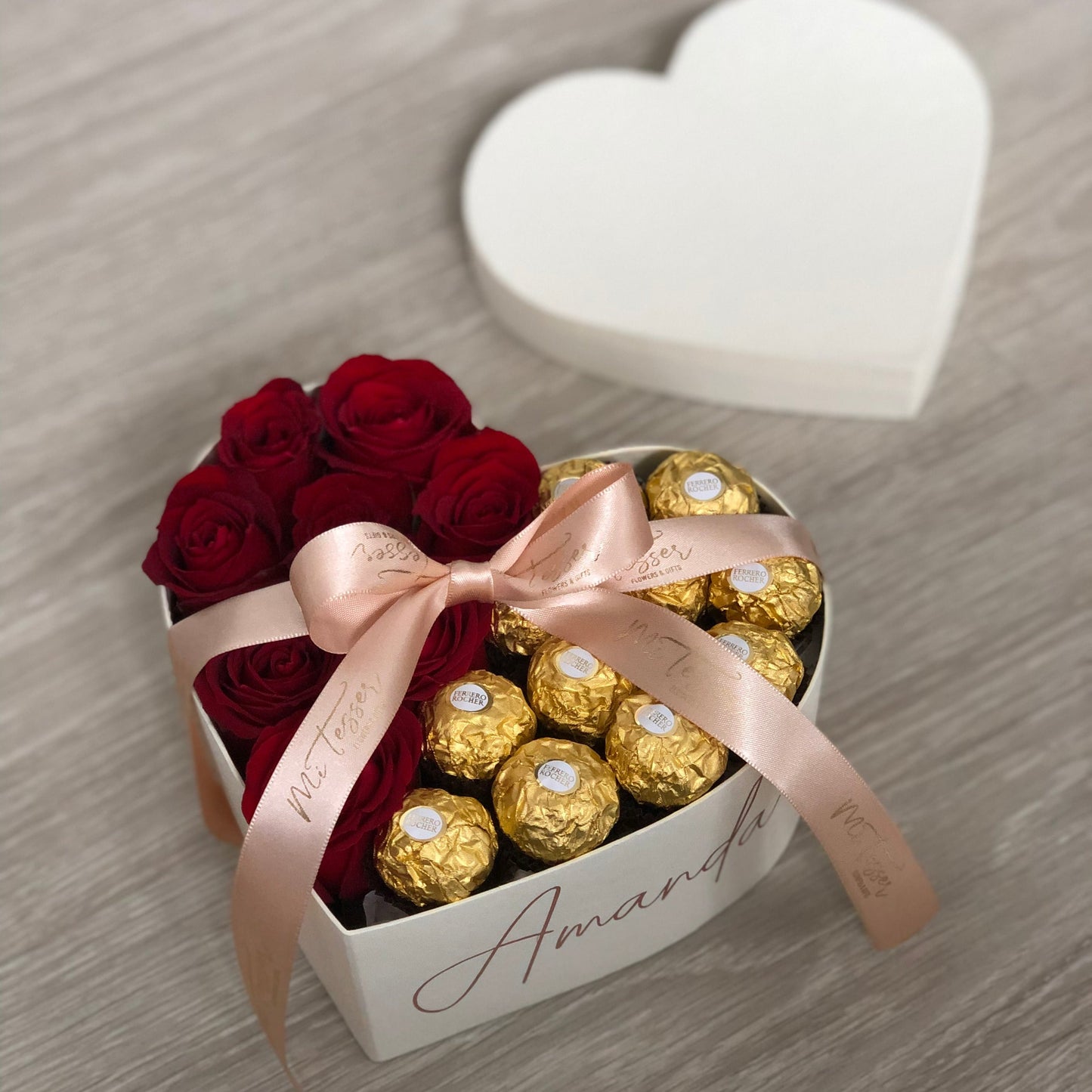 Caixa coração Rosas e Ferrero Rocher