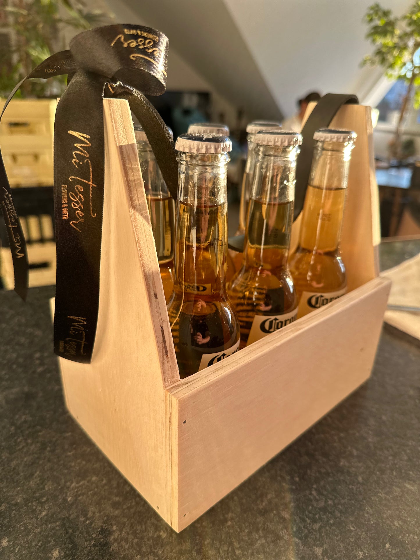 Wood Box com 6 cervejas e taça personalziada