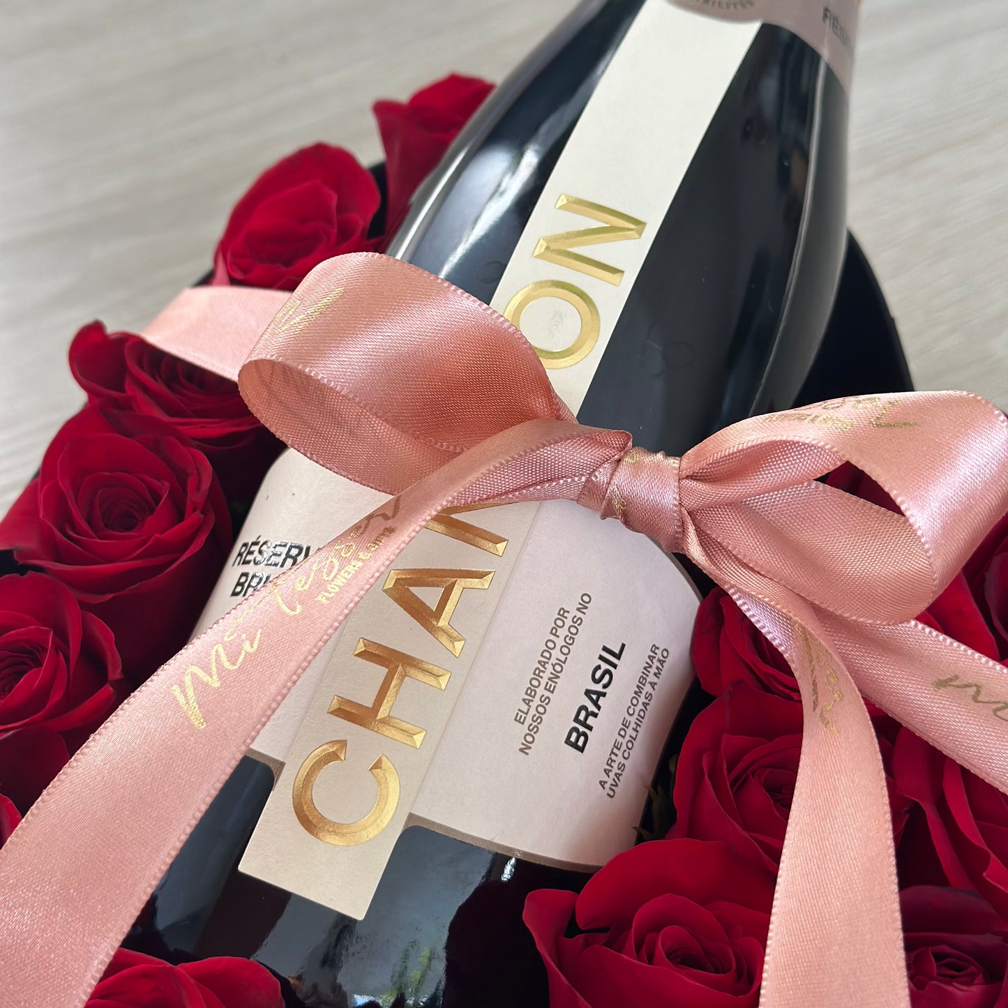 Caixa Coração com Chandon e rosas