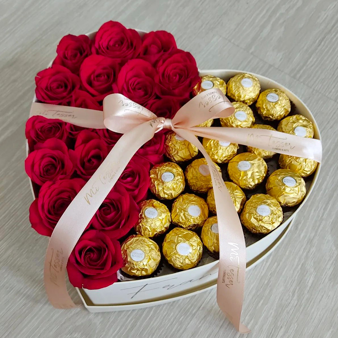 Caixa coração Rosas e Ferrero Rocher